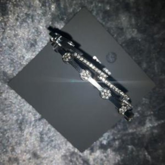 Silvertone Bangle bracalet - Picture 1 of 3